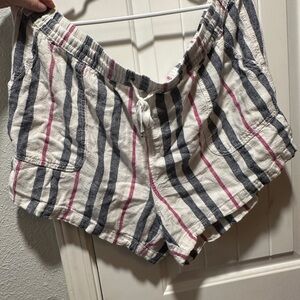 Time and Tru White and grey Shorts Relaxed Fit